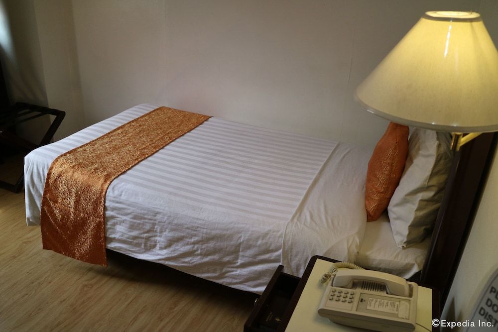 Harbor Town Hotel Standard Room 6