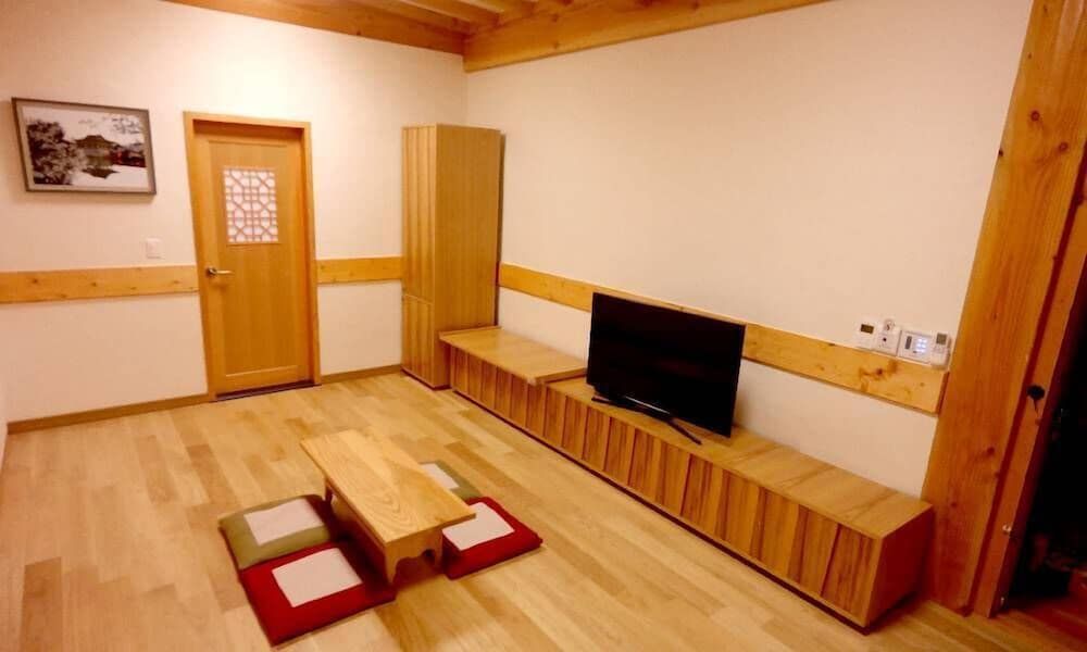 Gyeongju Hwangnamkwan Hanok Hotel Ondol Suite 4