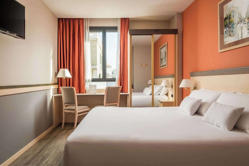 undefined Sunotel Club Central 4