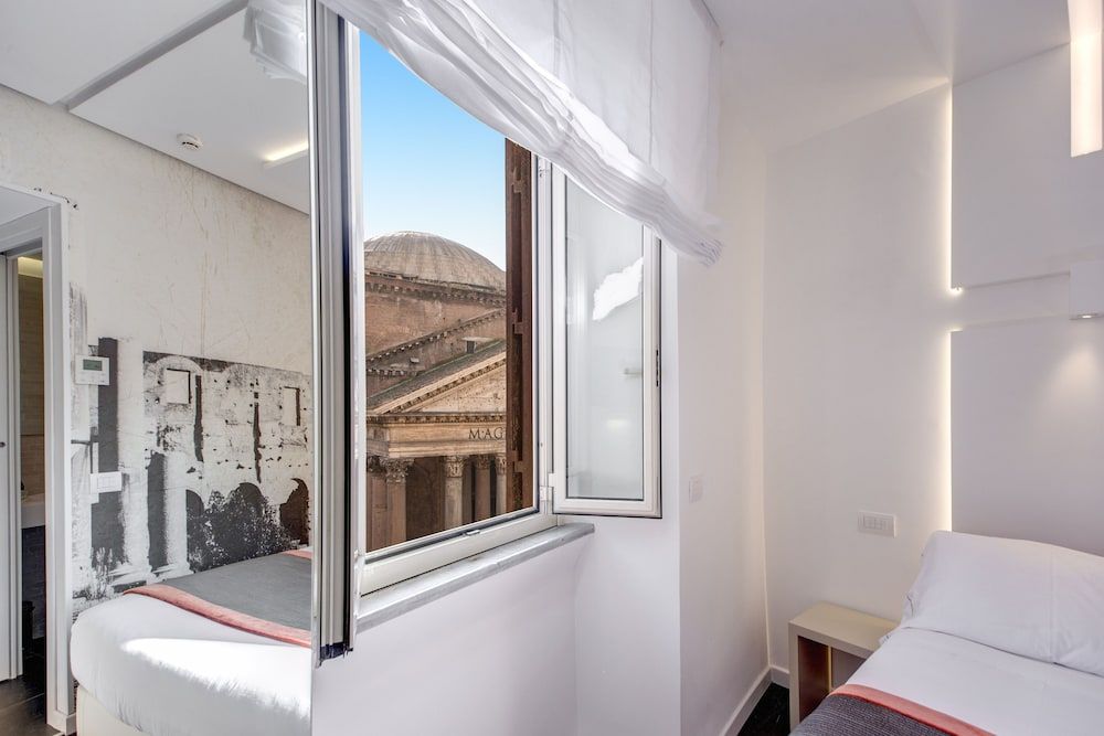 Hotel Abruzzi Romantic Double Room (Pantheon view) 12