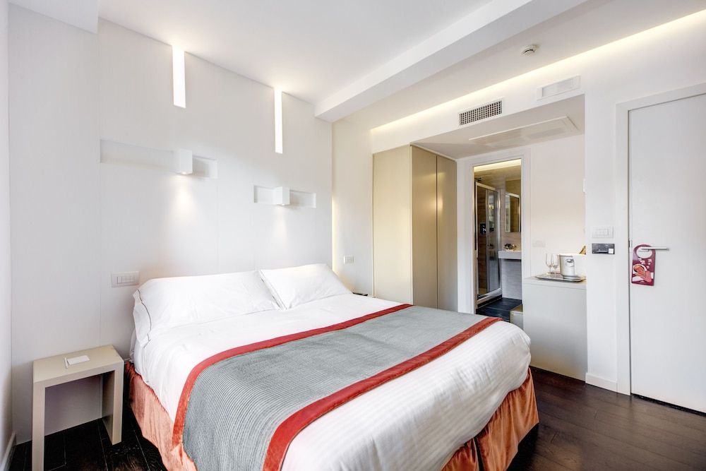 Hotel Abruzzi Romantic Double Room (Pantheon view) 3