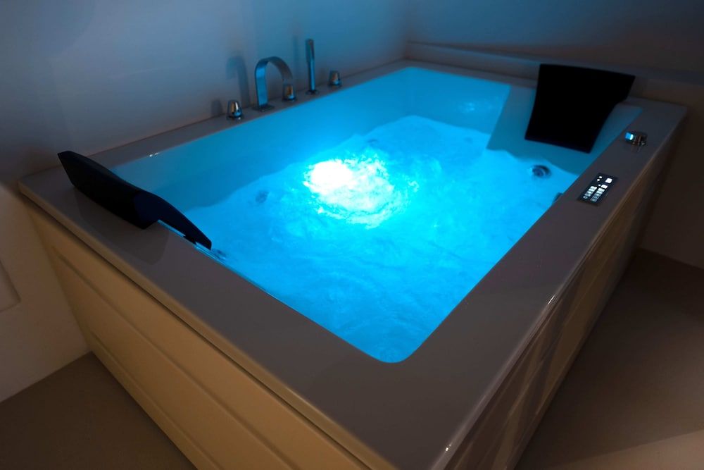 Private Spa Tub