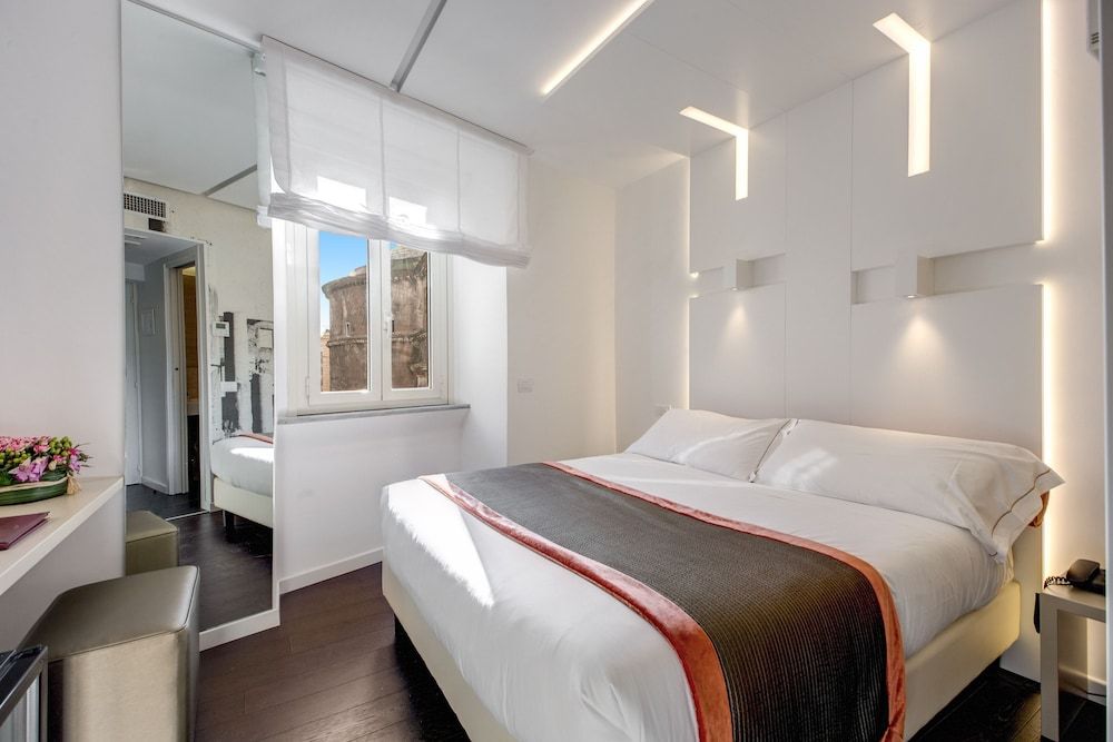 Hotel Abruzzi Romantic Double Room (Pantheon view) 5