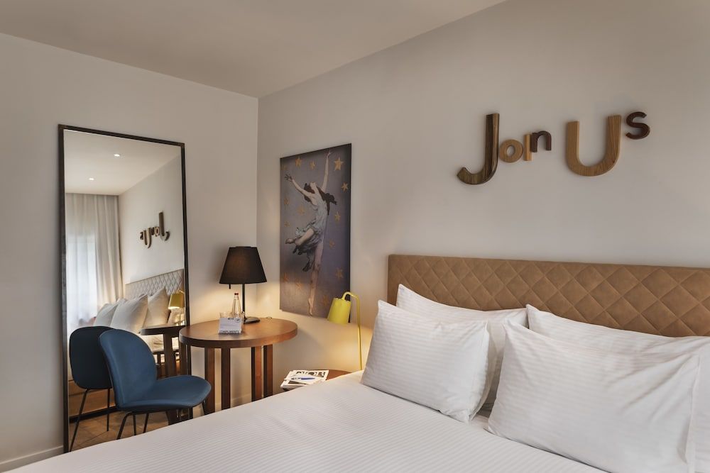 Jacob Shenkin Hotel Classic Double or Twin Room 6