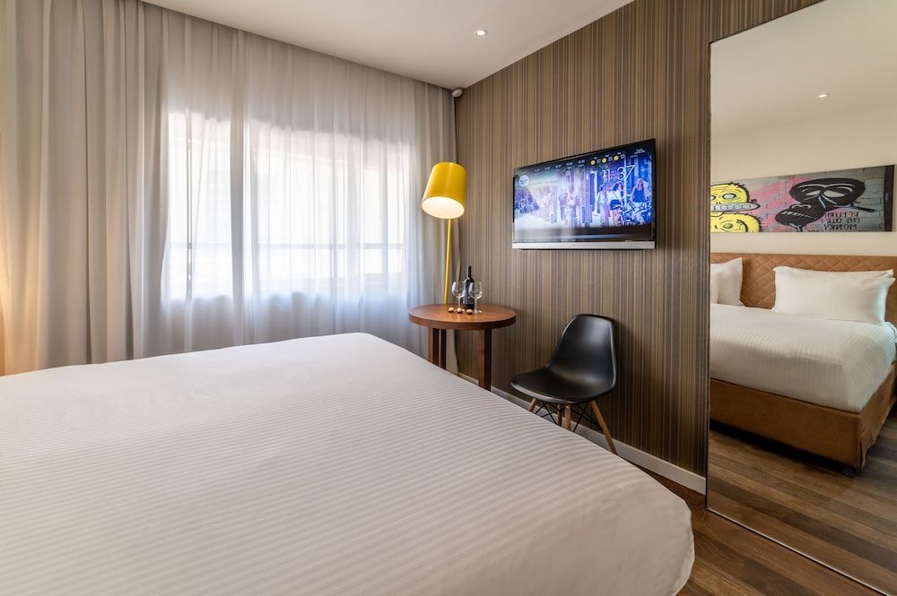 Jacob Shenkin Hotel Classic Double or Twin Room 9