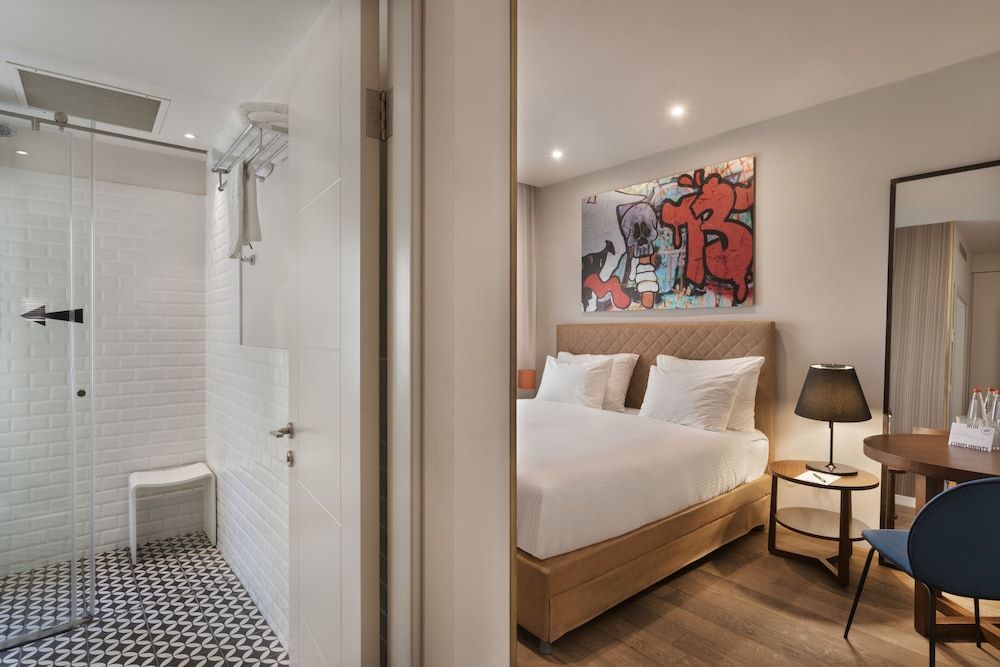 Jacob Shenkin Hotel Classic Double or Twin Room 5