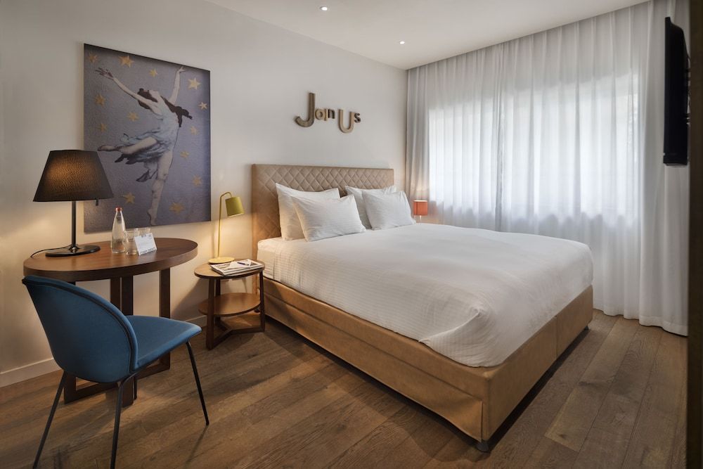 Jacob Shenkin Hotel Classic Double or Twin Room 4