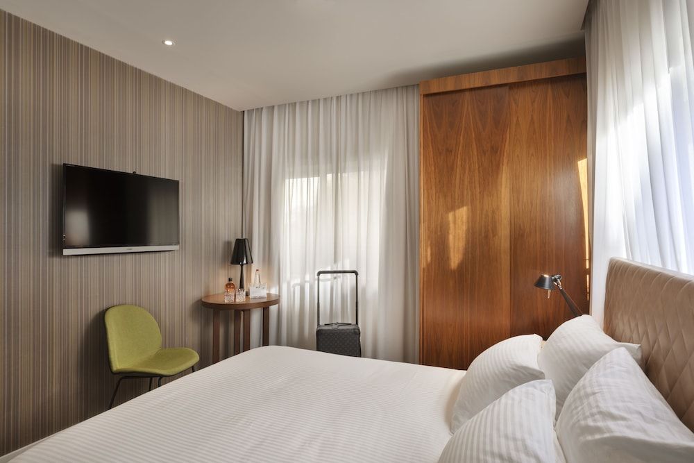 Jacob Shenkin Hotel Classic Double or Twin Room 3