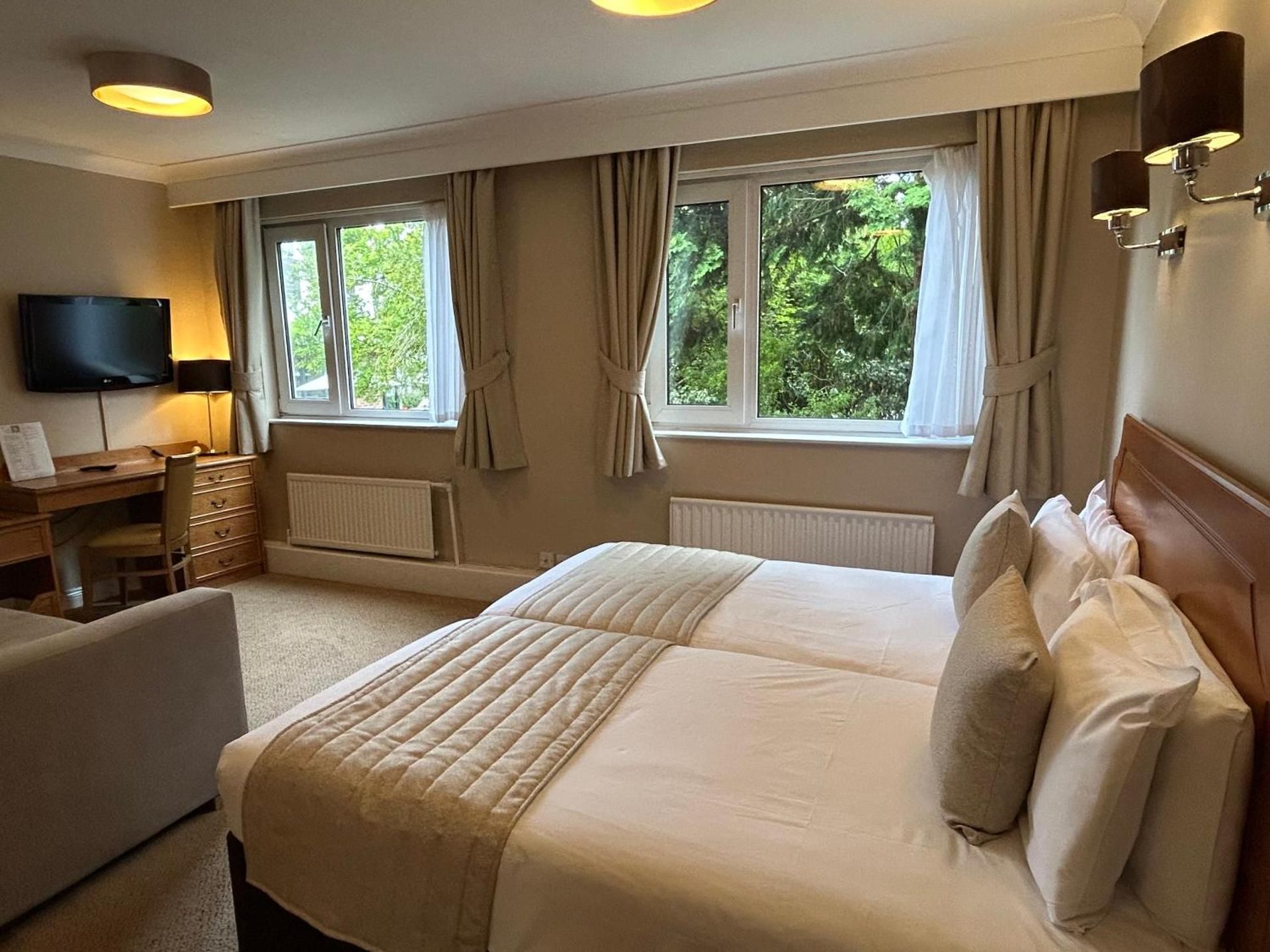 Standard Family 2 Adult And 2 Child