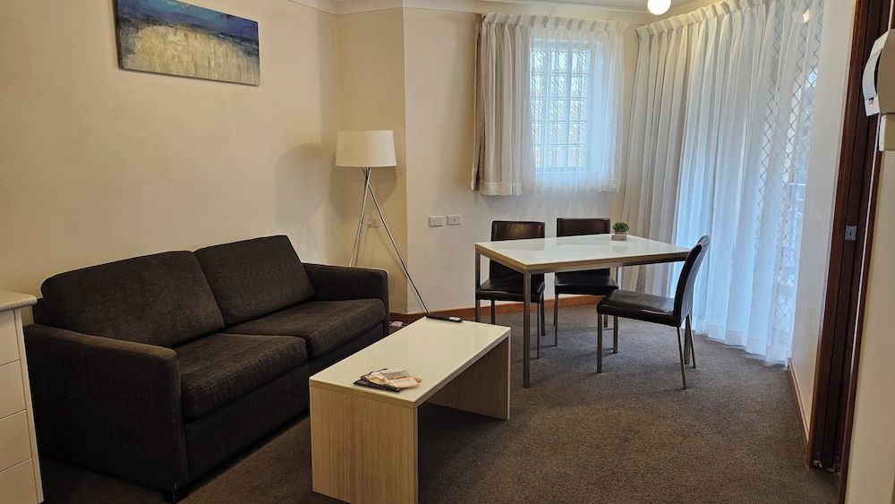 Copacabana Shores Deluxe Townhouse 11