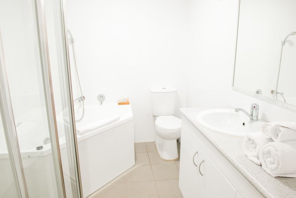 Copacabana Shores Studio Suite With Spa 3