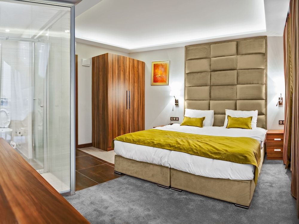 undefined The 22 Hotel 5