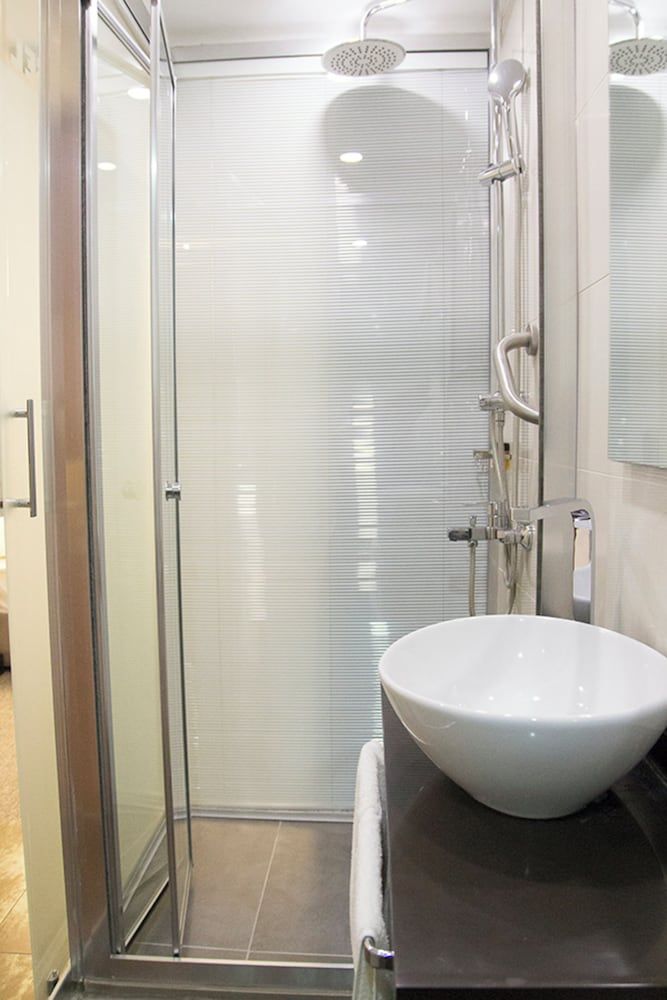 The 22 Hotel Economy Room, 1 Double Bed 10