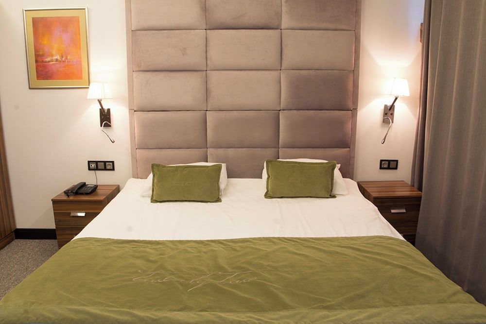 undefined The 22 Hotel 10