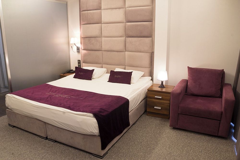 undefined The 22 Hotel 4