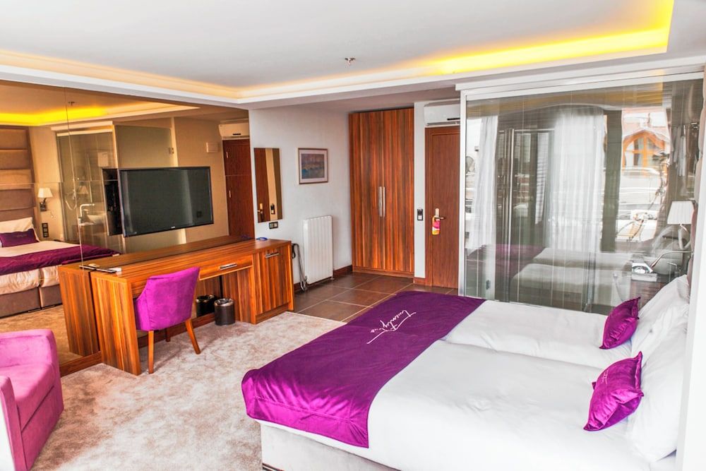 undefined The 22 Hotel 8