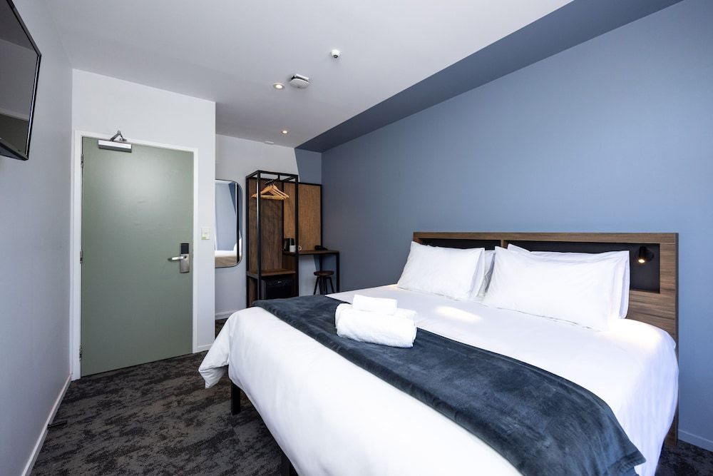 Haka House Rotorua King Room Ensuite 6