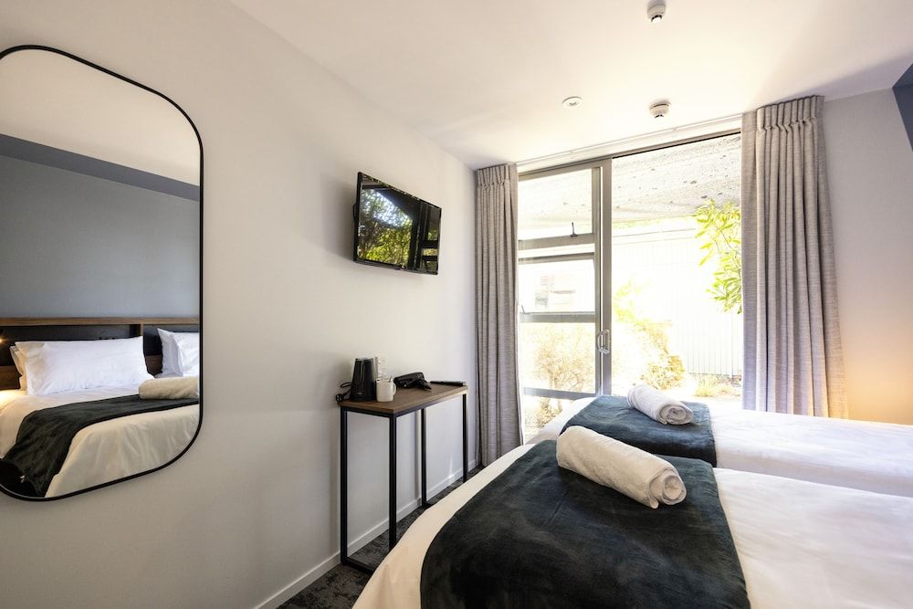 Haka House Rotorua Twin Room - Ensuite 6