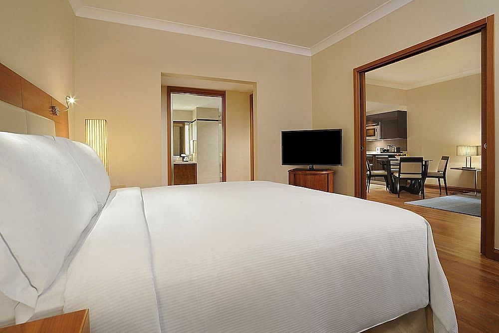 Two Bedroom Deluxe Suite with Separate Living and Dining area, Bathtub, Cocktail hours