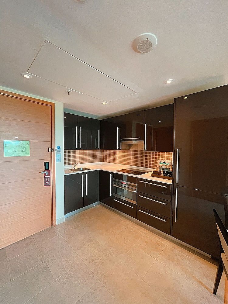 Two Bedroom Deluxe Suite with Separate Living and Dining area, Bathtub, Cocktail hours