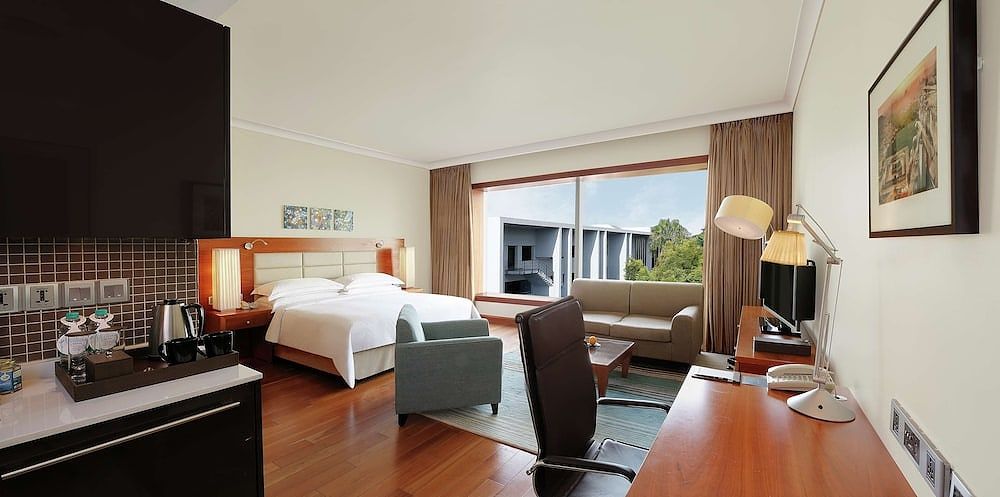 Two Bedroom Deluxe Suite with Separate Living and Dining area, Bathtub, Cocktail hours