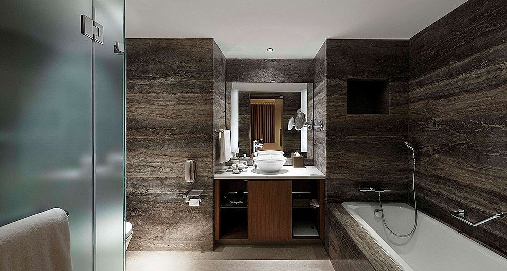 Two Bedroom Deluxe Suite with Separate Living and Dining area, Bathtub, Cocktail hours