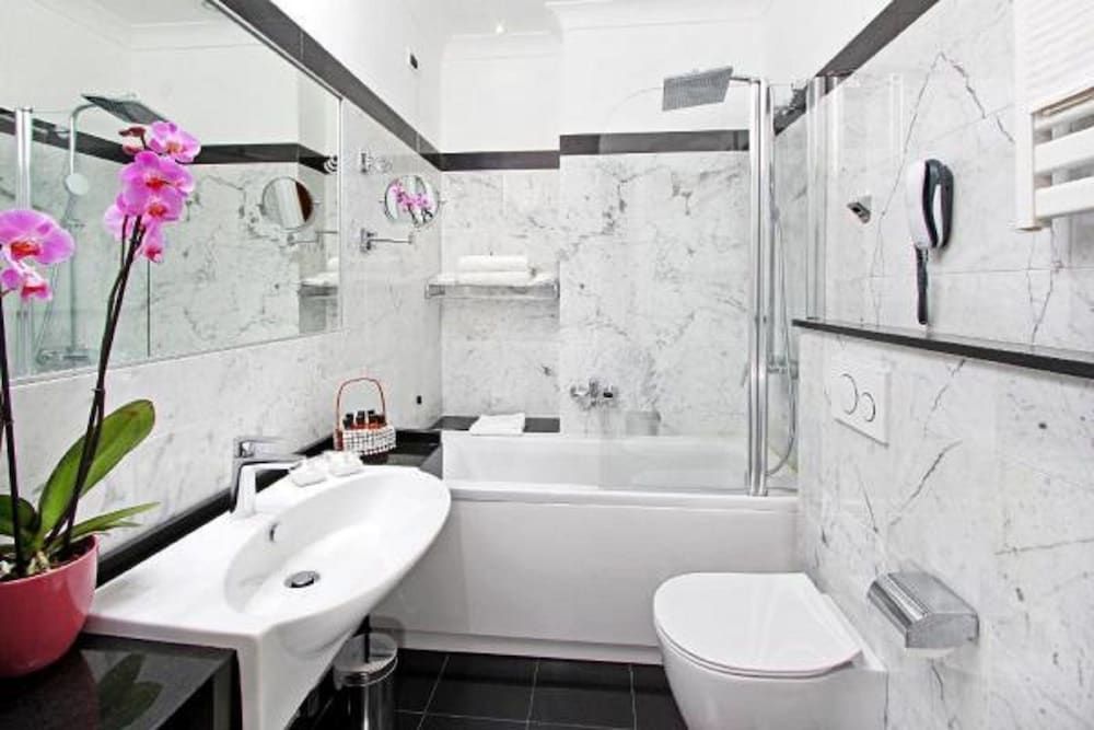 Hotel Arcangelo Deluxe Double Room 4