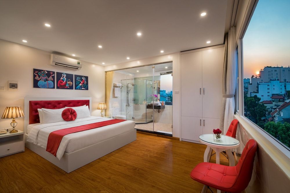 Royal Panorama Suite City View