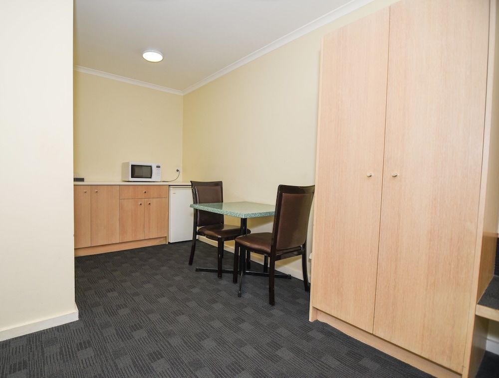 Sandown Heritage Motel Twin Room 5