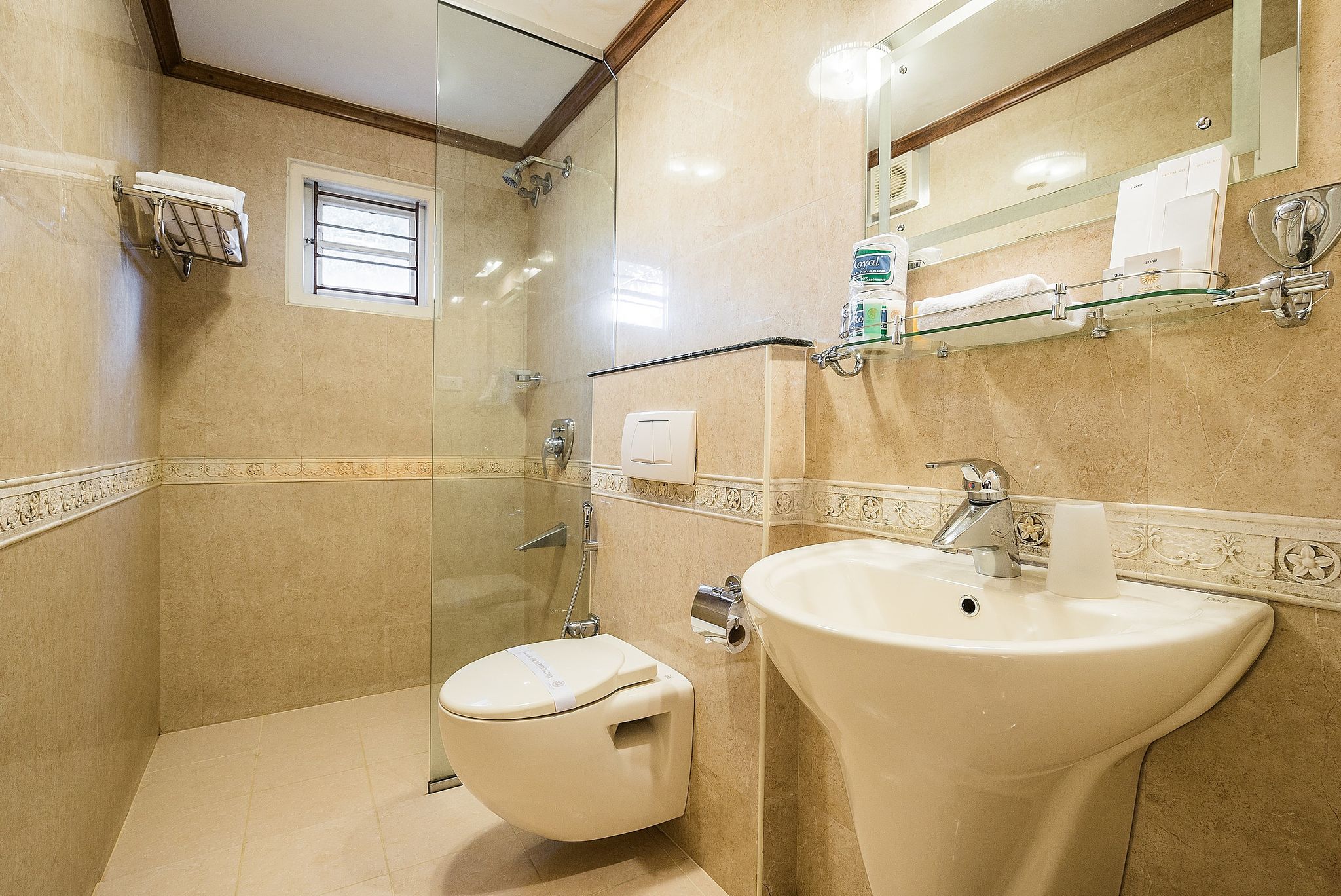 Tissa's Inn Deluxe Double Room 4