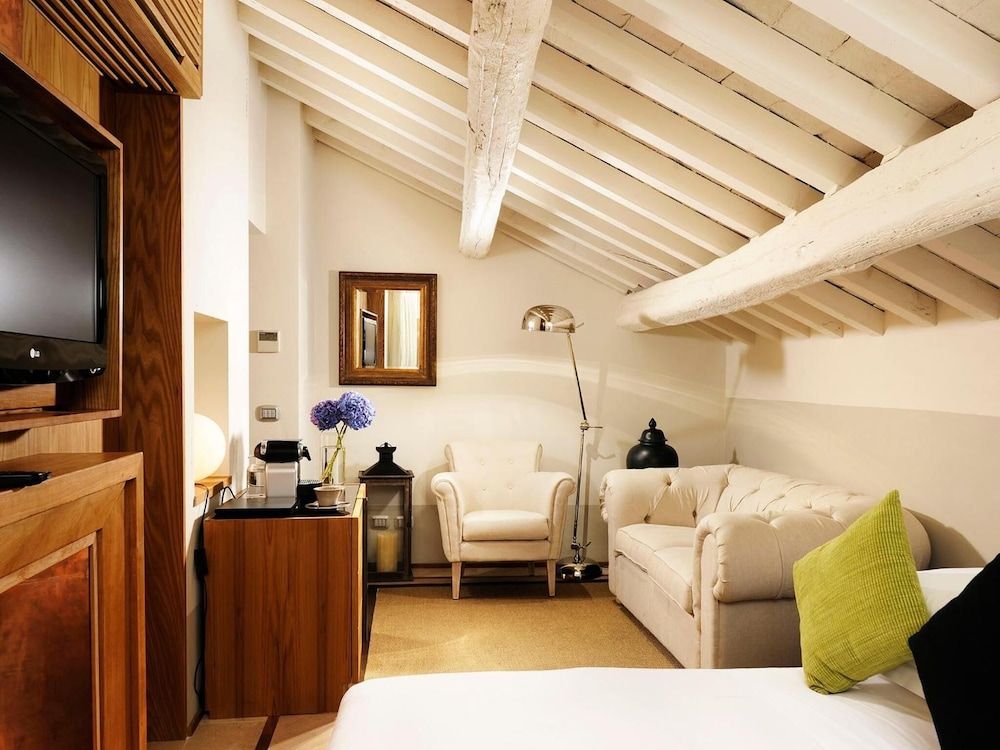 undefined Mario de Fiori 37 10