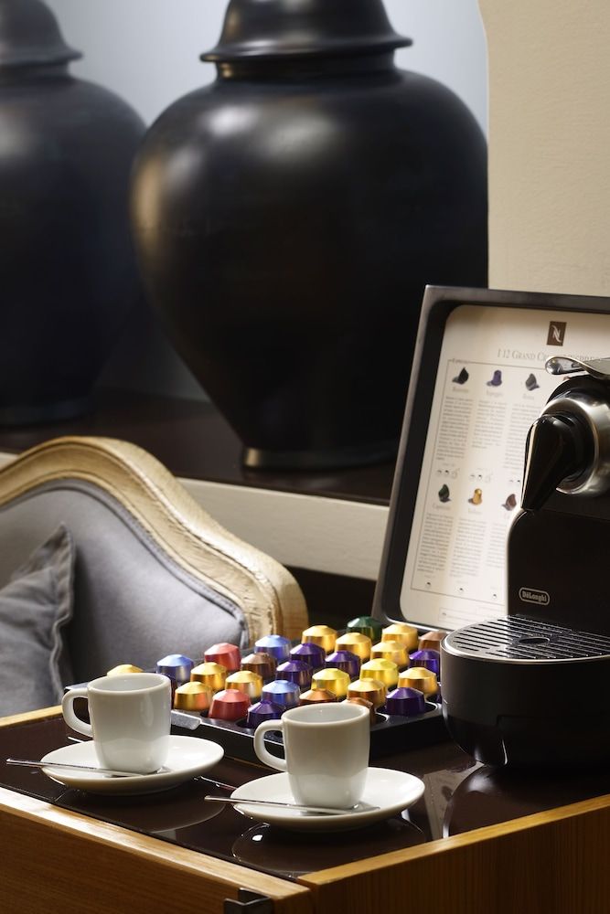 Mario de Fiori 37 Deluxe Double Room 10