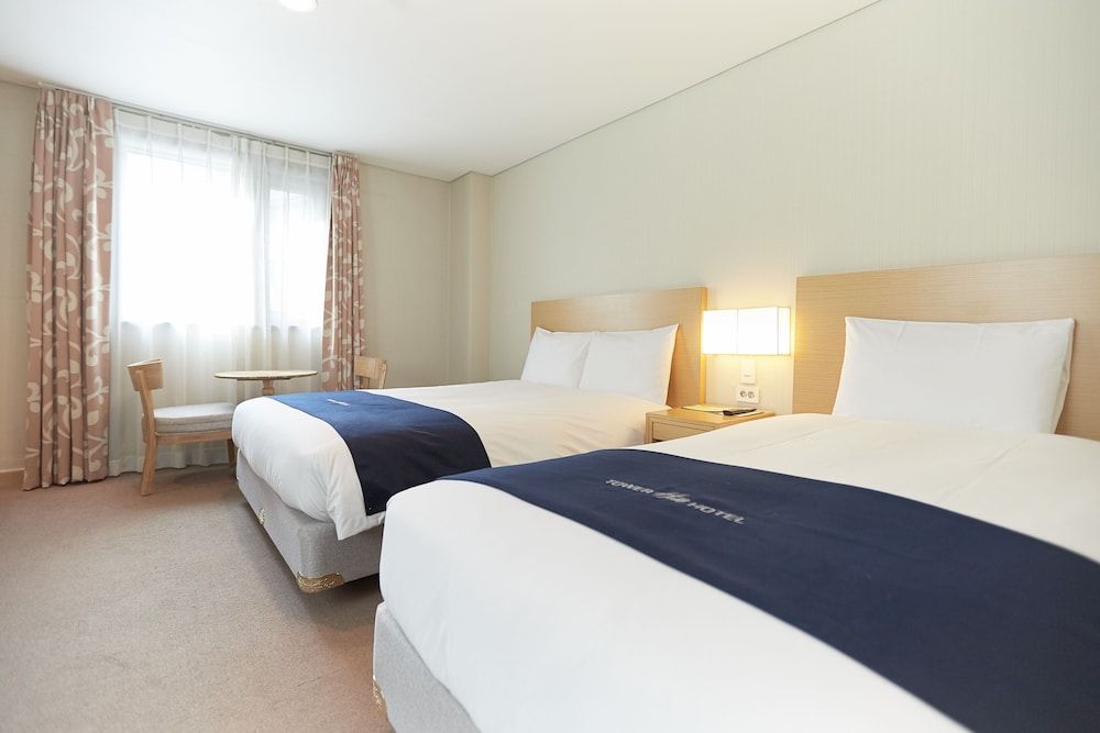 undefined Tower Hill Hotel 3