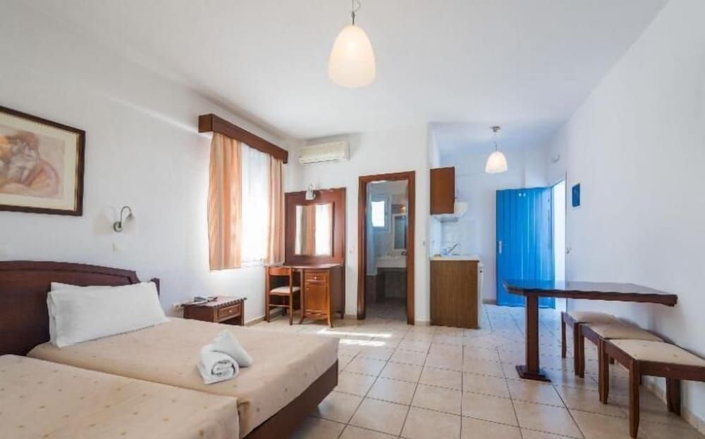 undefined Giannoulaki Hotel