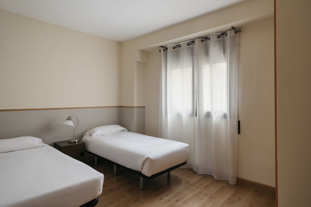 undefined Villarroel Apartments Barcelona 10