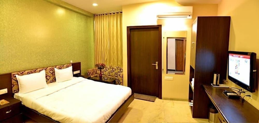 Royal View Hotel Deluxe Room 9