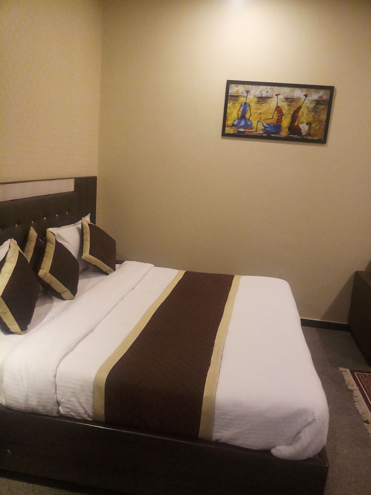 Royal View Hotel Deluxe Room 11