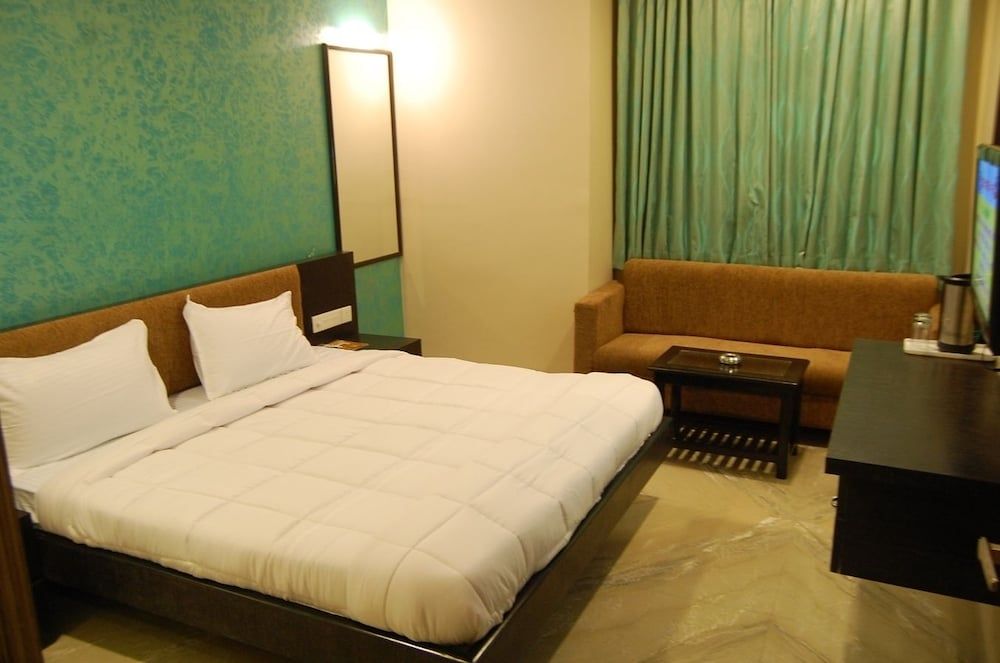 Royal View Hotel Deluxe Room 7