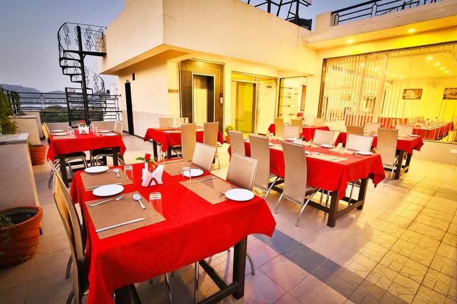 Food & Dining