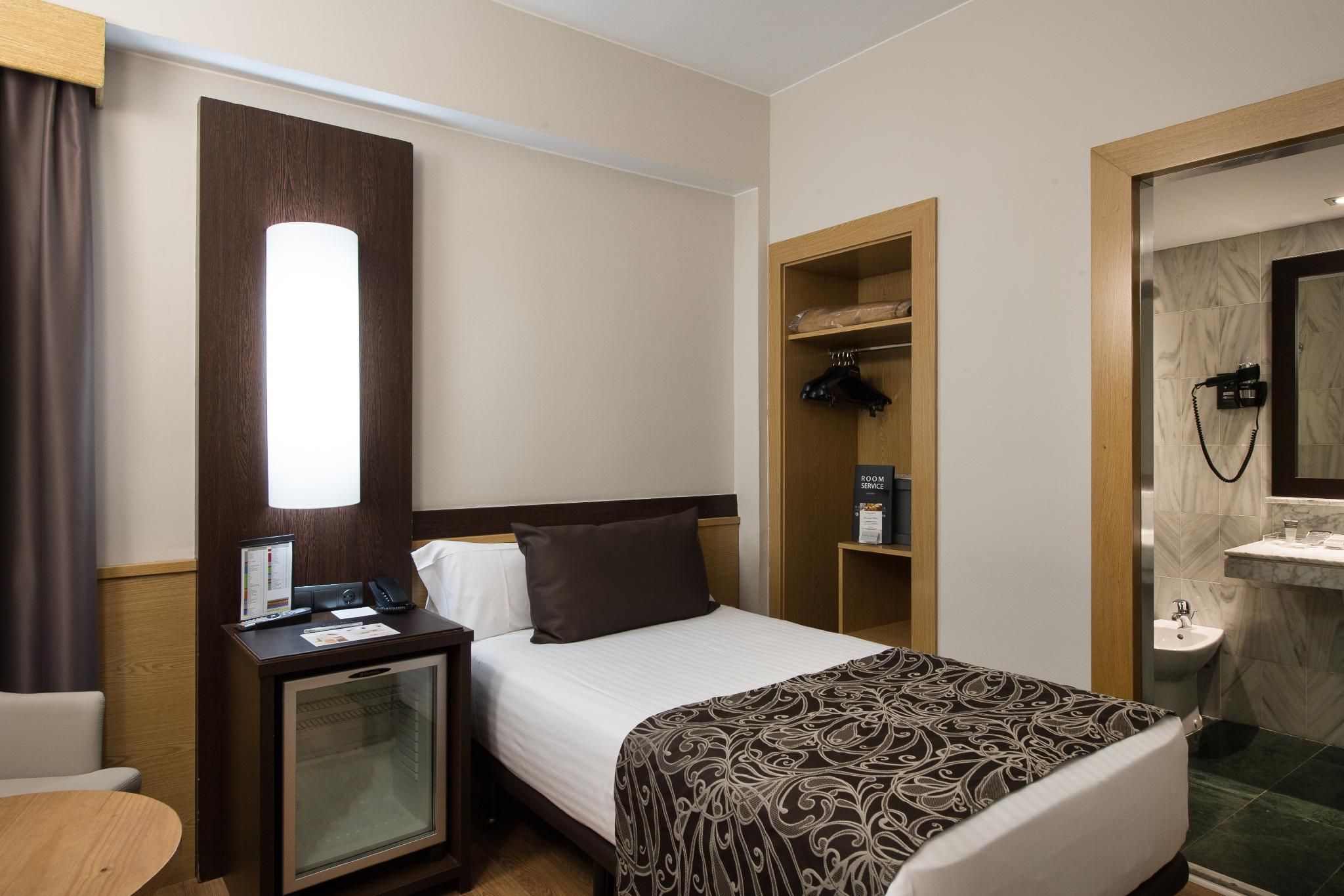 undefined Catalonia Atenas 10