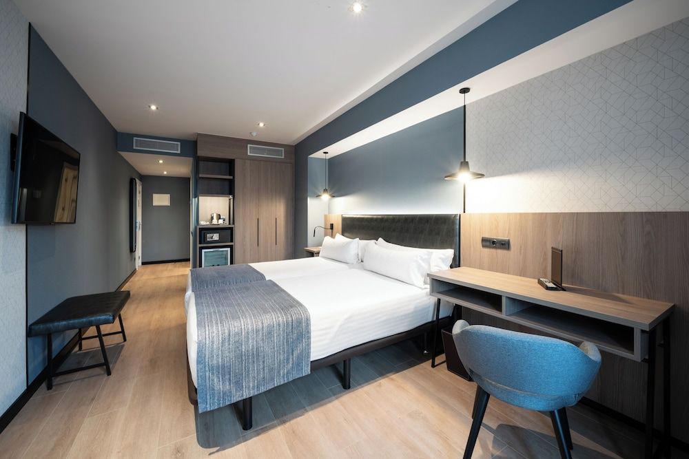 undefined Catalonia Atenas 6