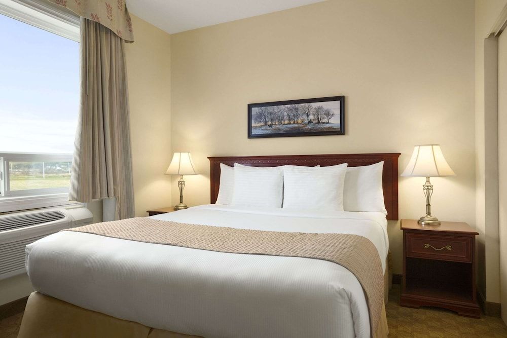 Suite, 1 King Bed, Non Smoking