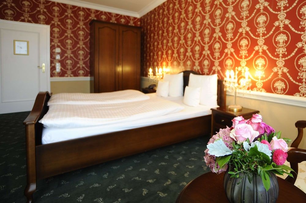 HELIOPARK Bad Hotel zum Hirsch Superior Double Room 4