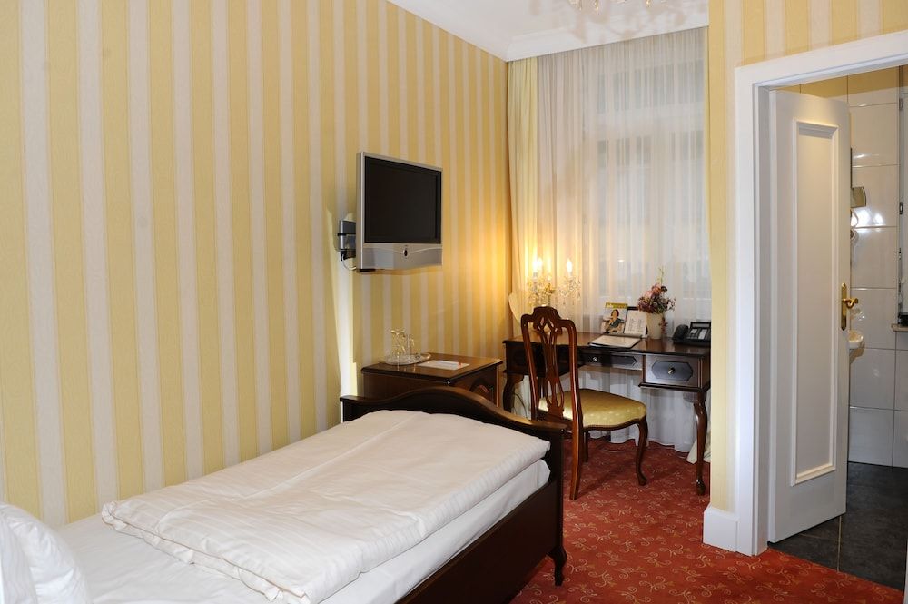 undefined HELIOPARK Bad Hotel zum Hirsch 10