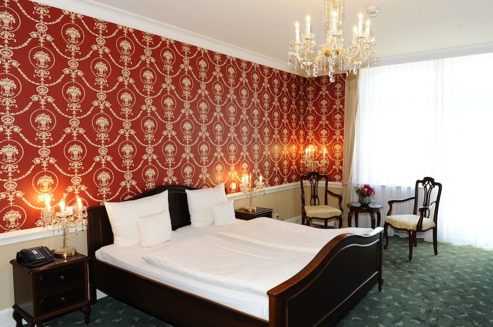 undefined HELIOPARK Bad Hotel zum Hirsch 3