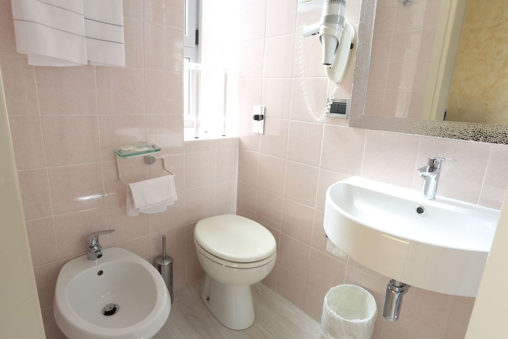 Hotel Piacenza Double or Twin Room 5