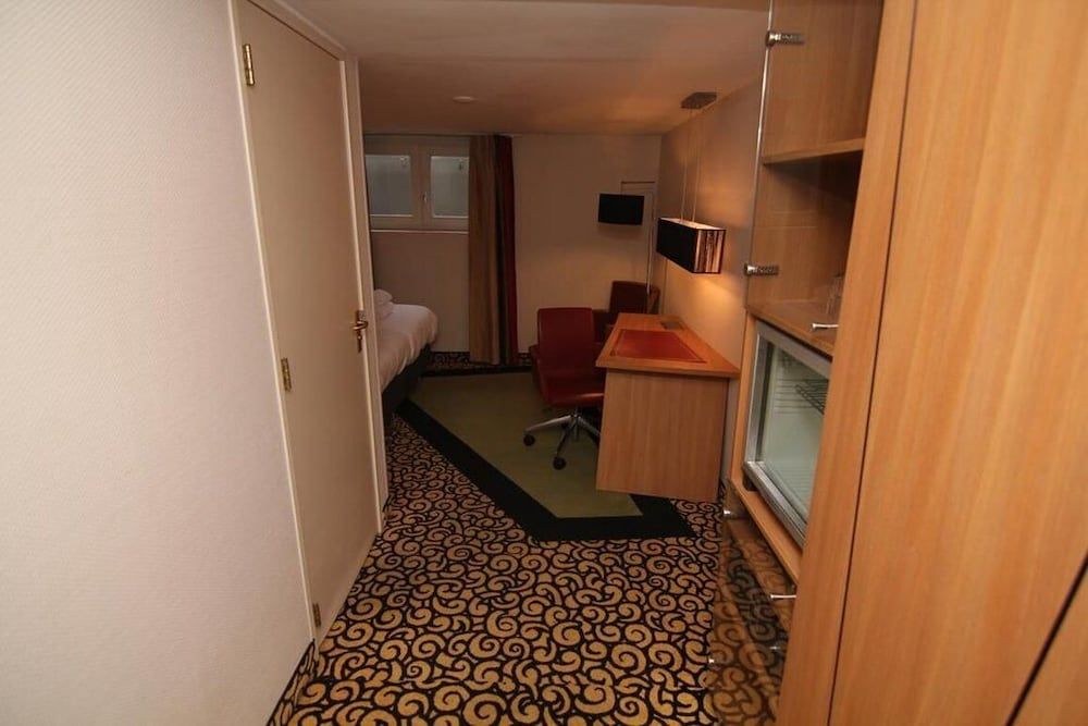Basic Twin Room, 2 Twin Beds (souterain)