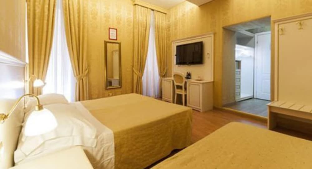 undefined Trevi 41 Hotel 9