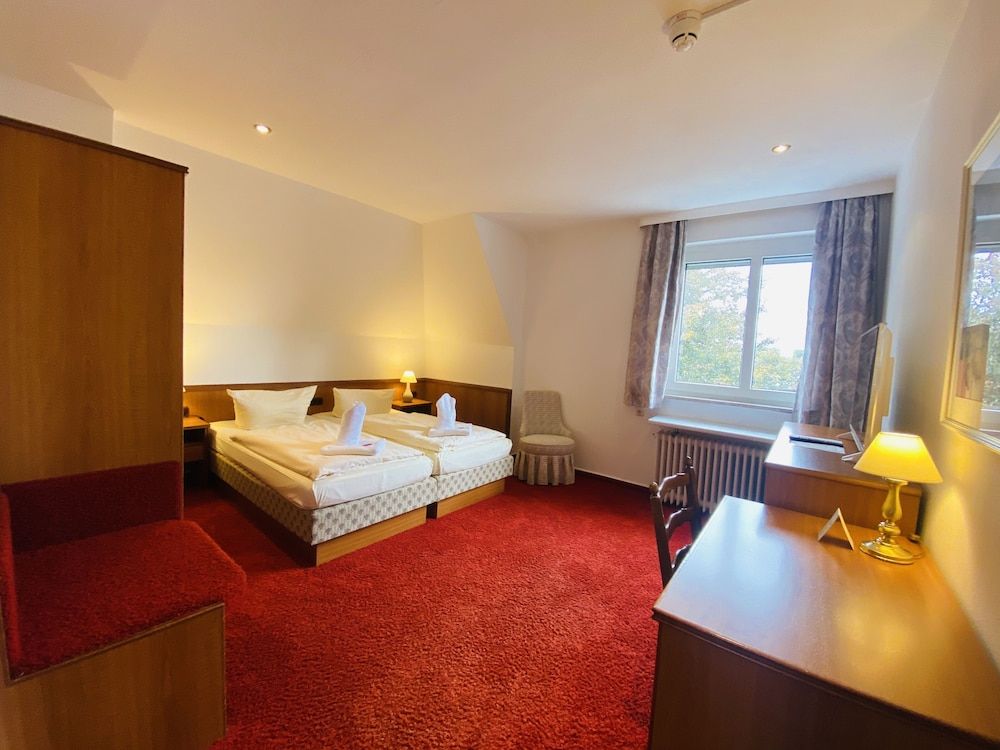 Hotel Kaiserhof DELUXE Standard Double Room 6