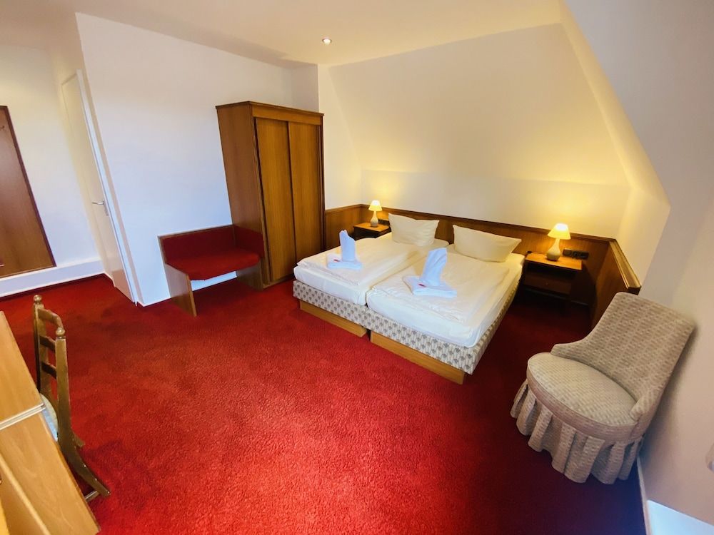 Hotel Kaiserhof DELUXE Standard Double Room 5